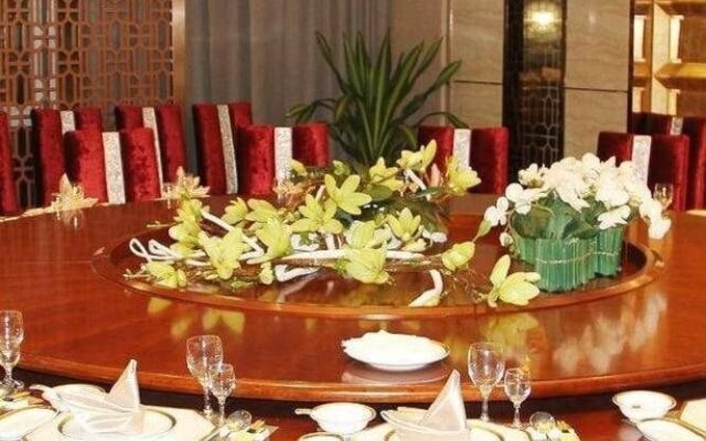 Bayside Plaza Hotel