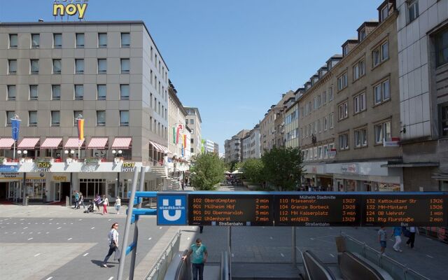 Tante ALMA's Mülheimer Hotel