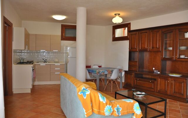 Apartment Sleeps 6 Baia Santa Reparata