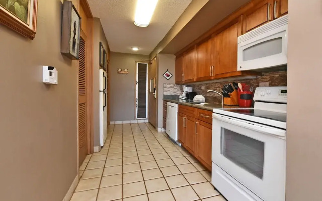 Maui Kaanapali S #a317 Studio Bedroom Condo by RedAwning