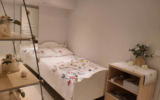 Separate Apartment in Attractive Villa