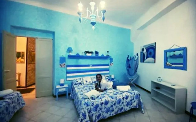 La Maison des Caprices_ La Spezia _Stazione_5Terre