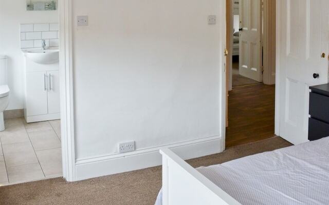 Corner House Apartment