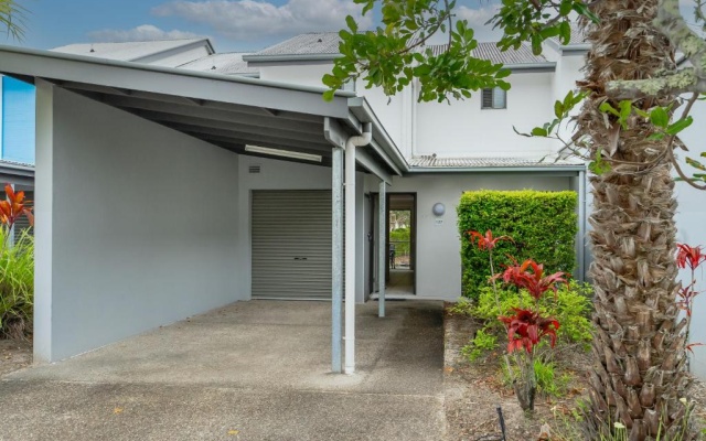 North Facing, 2 bedroom Townhouse in Tropical Resort – Outside – Noosaville