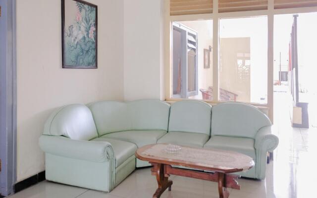 OYO 1036 Hotel Palem 1