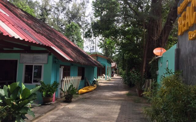 Pakmeng Beach Resort