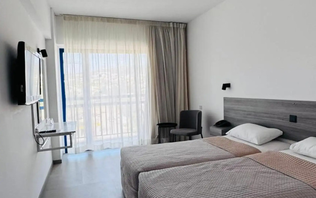 Navarria Hotel