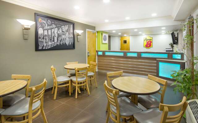 Super 8 by Wyndham Fortuna