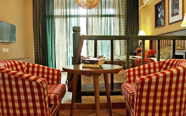 Sanya Onlyblue Art inn