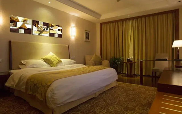 Huaqiao International Hotel