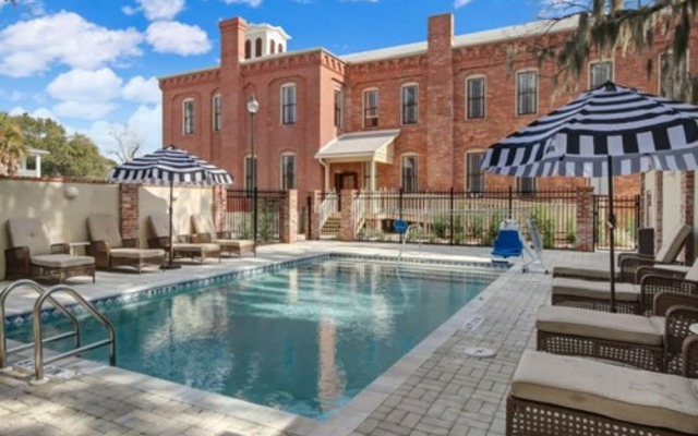 Amelia Schoolhouse Inn