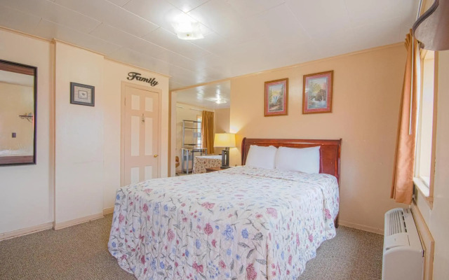 Sunflower Motel