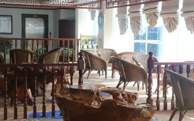 Longquan Hotel