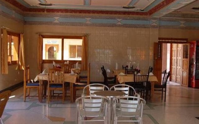 Mandar Saghrou Tazakht Hotel