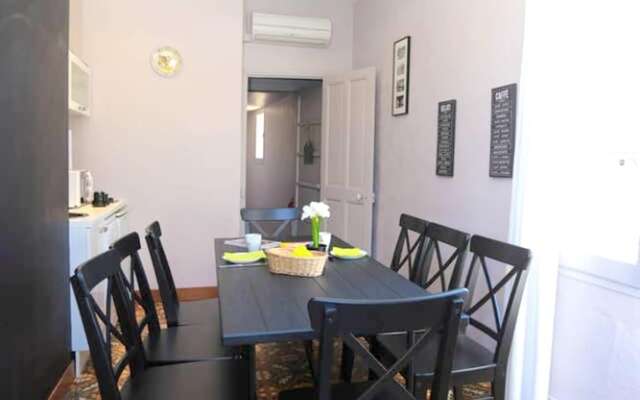 House With 6 Bedrooms In Avignon