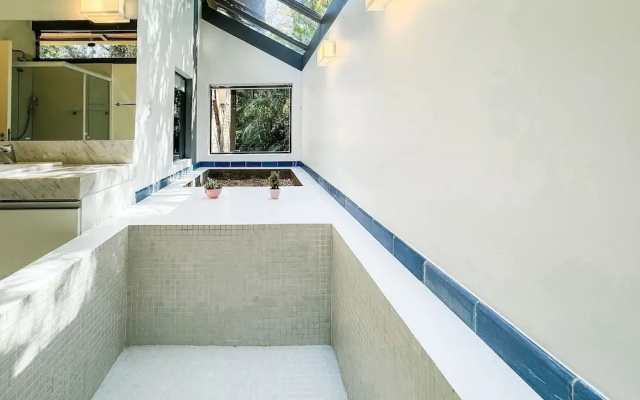 Casa térrea com piscina e cozinha de cinema | Granja Viana