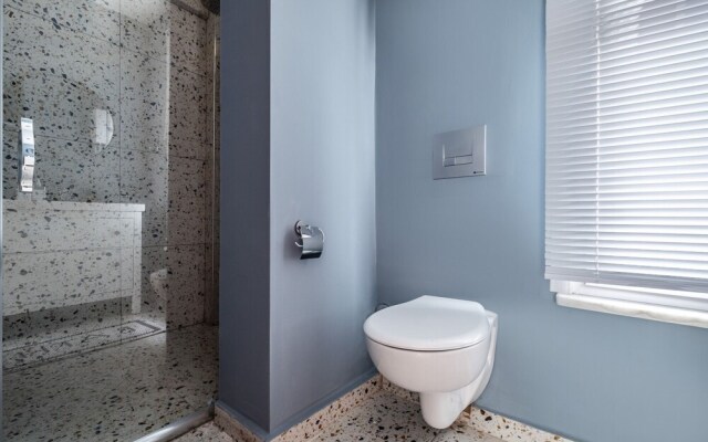 Sleek Studio Flat With Central Location in Kadikoy