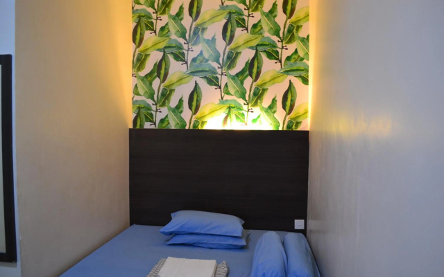 Wisma Sentosa – Guest Rooms – Makassar