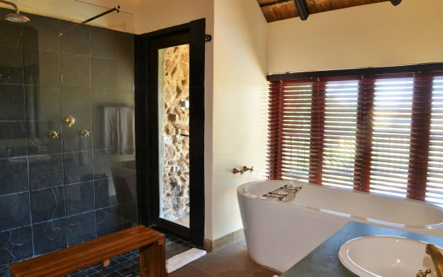 Tshukudu Bush Lodge