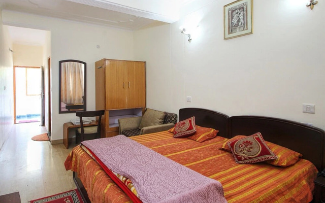 Hotel Lake Inn - A Luxury Lake View Hotel