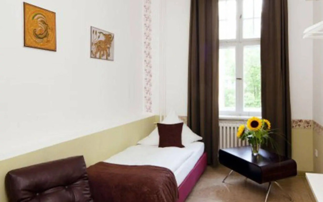 Three Little Pigs Hostel Berlin