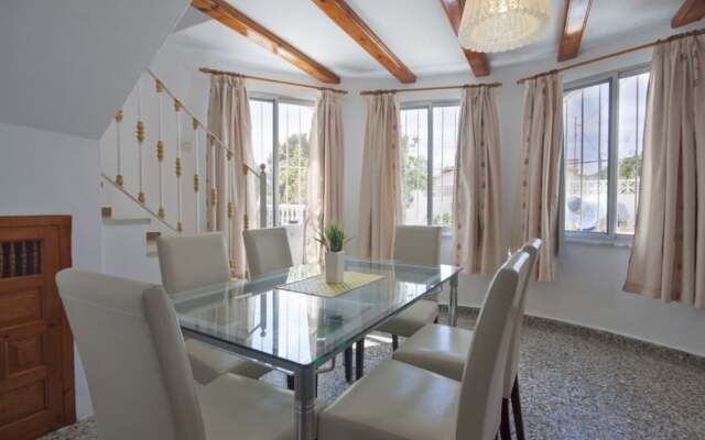 Villa - 12 Bedrooms with Pool and WiFi - 104986