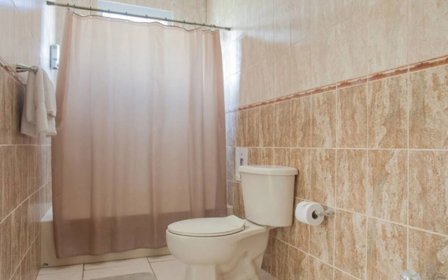 Colinas del Atlantico Vacational House 2nd Floor