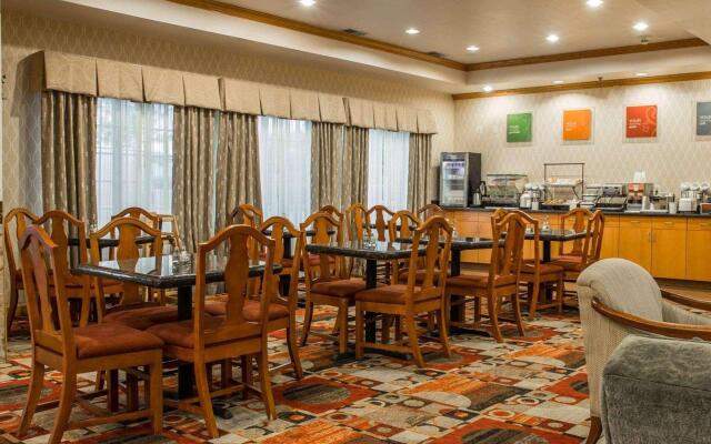 Comfort Inn & Suites