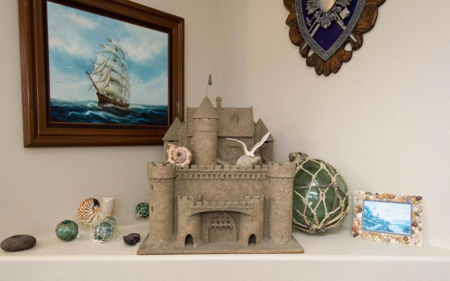 Sandcastle Beachfront Motel
