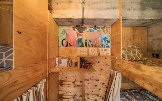 ArtBar & GuestHouse ennova - Hostel – Guest Rooms – Atami