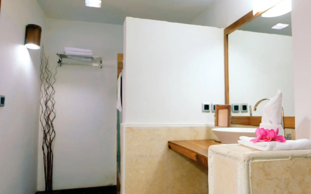 Laguna Gili Beach Resort