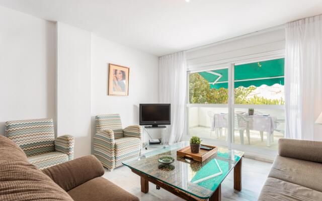 Lunamar 82 Apartment by GHR Rentals