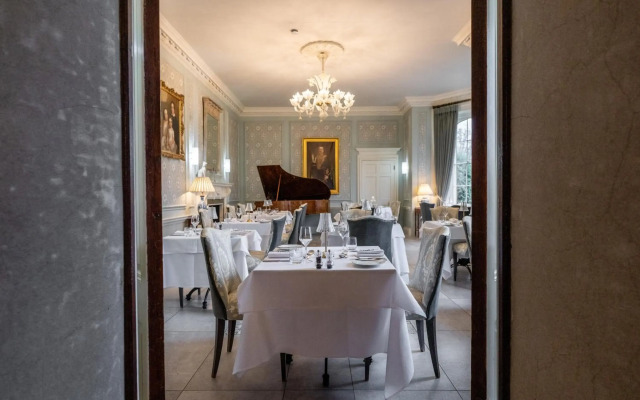 Weston Manor Hotel