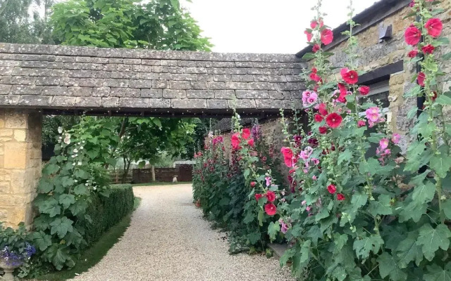Holly House Bed & Breakfast