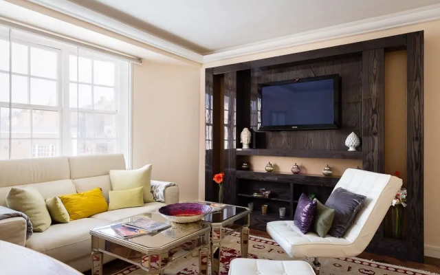 2-bed 2-bath in the Heart of London