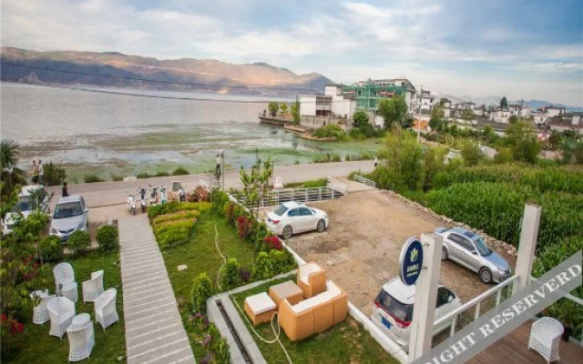 Yinhua Lake View Garden Hotel