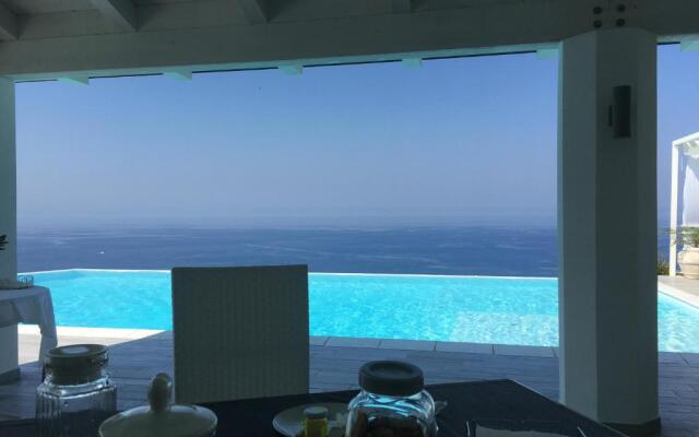 White Club Residence