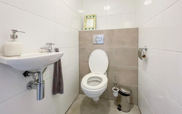 Nice Home in Loosdrecht With Wifi