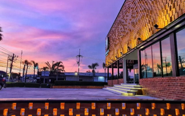 Platinum Hotel