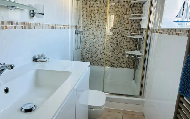 Bungalow by the Beach, Sleeps 6, Snowdonia, Wales
