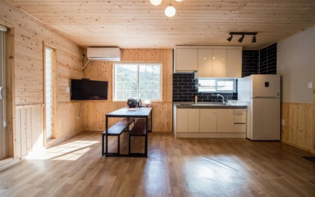 Inje Baekdam Rainbow Pension