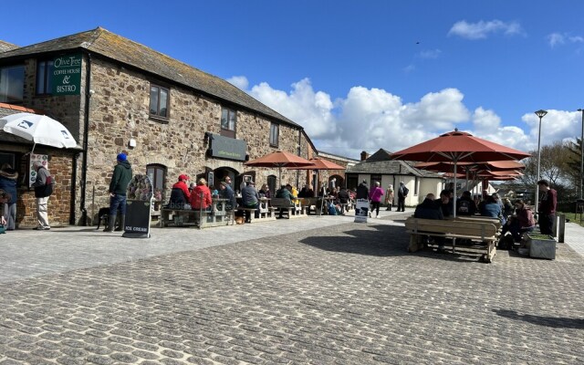 Bescot House, Bramble Hill, Bude, 4 bed det House