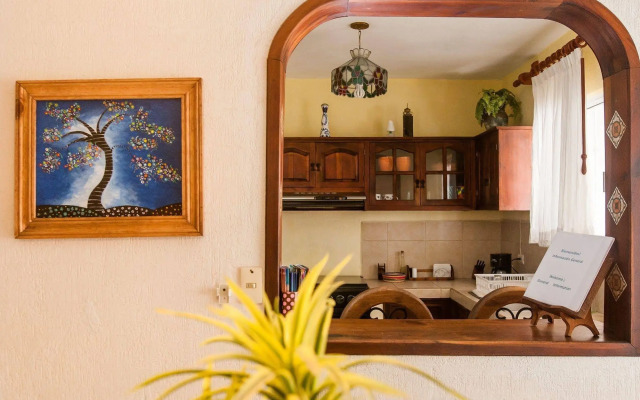 Lovely Mexican style house-  FREE wi-fi