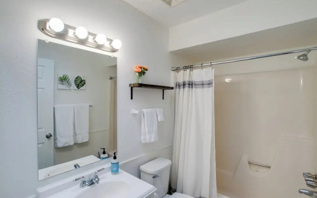 Phoenix Home: Golf, Hike, & Explore Downtown!