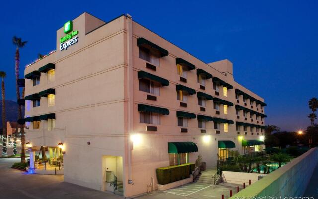 Holiday Inn Express Hotel and Suites Pasadena-Colorado Blvd, an IHG Hotel