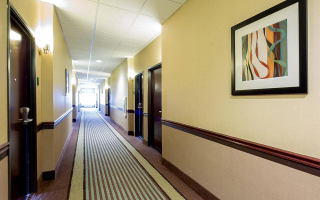 Best Western Plus Eastgate Inn & Suites