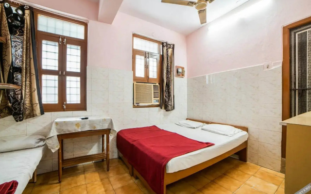 Sree Radha Lodge by OYO Rooms