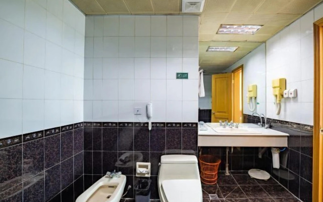 Tongliao Hotel