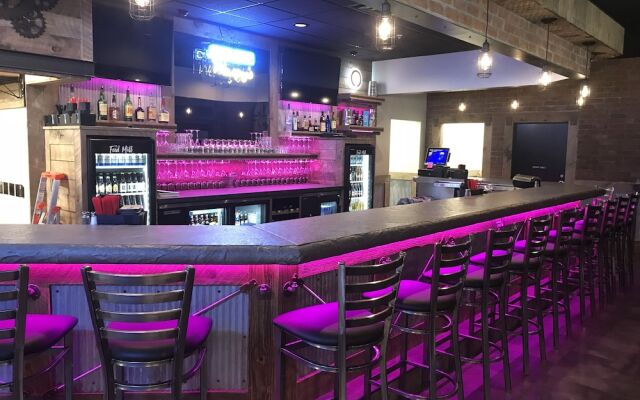 Blue Grass Inn & Suites