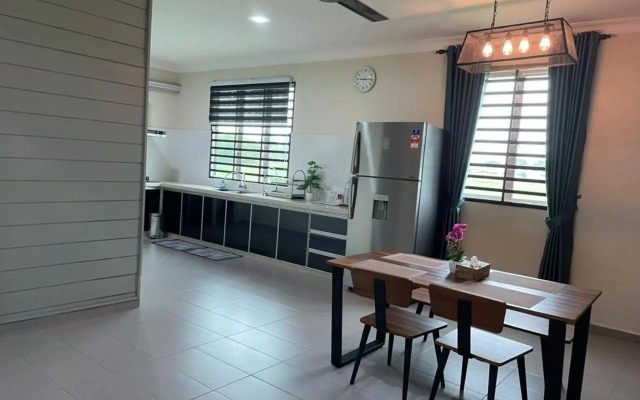 Vistana Indah Homestay